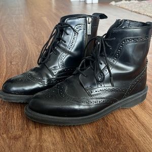 Dr. Martens Delphine size 7